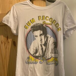 Elvis tshirt size medium